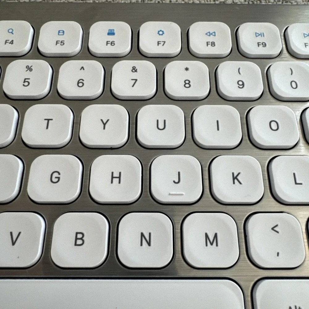Everyday Bluetooth‎ Keyboard for Mac with Numeric Keypad - Silver Aluminum